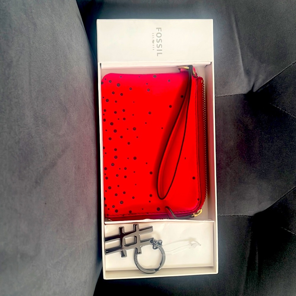 Fossil card holder and wristlet with keychain